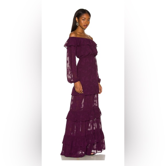 SIENNA MAXI DRESS
Tularosa
Color: Berry Red
Size: XXS - Picture 2 of 4